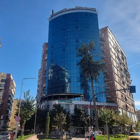 Central Apartment Тирана