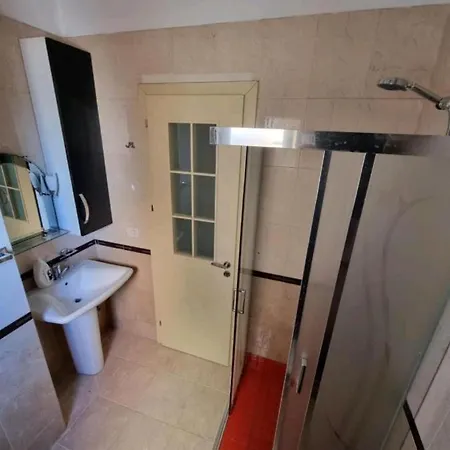 Central Apartment شقة